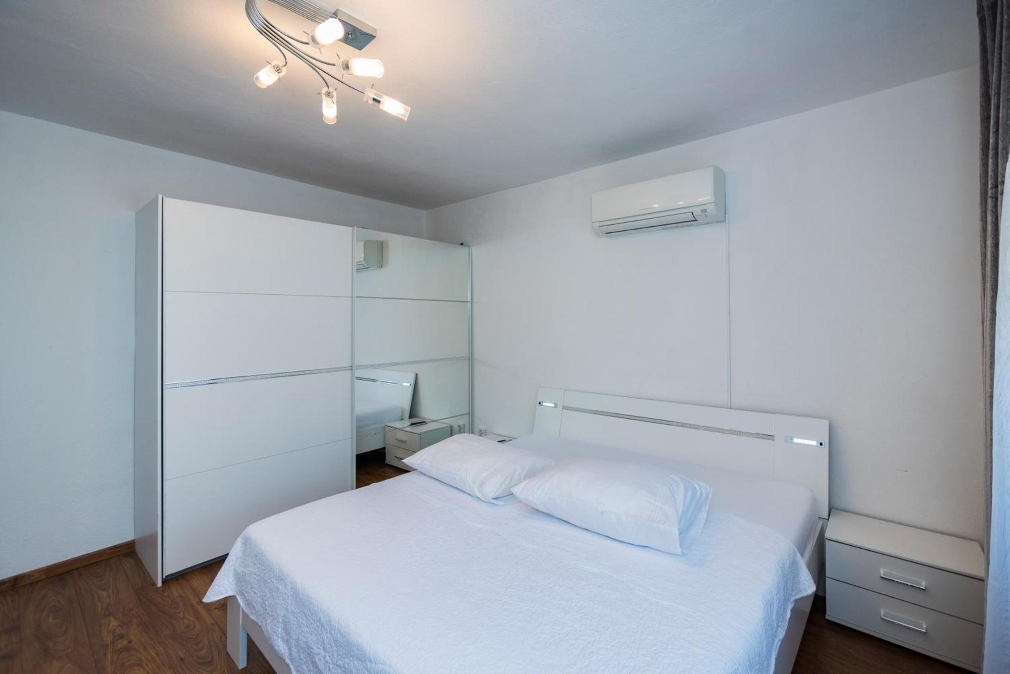 M&M Pelivan Apartments 솔린 외부 사진
