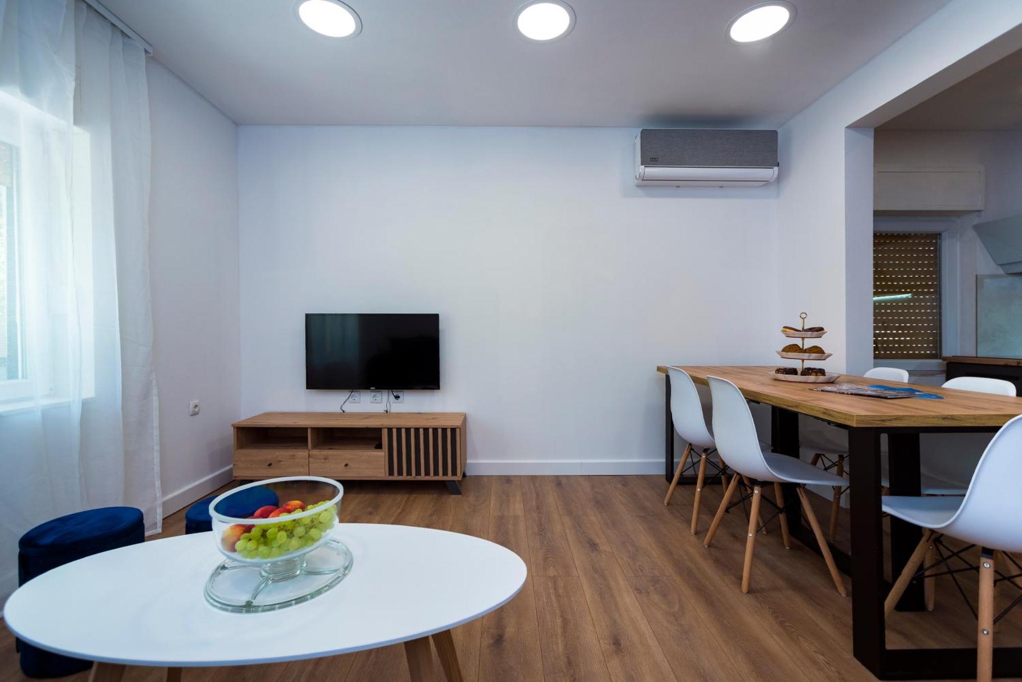M&M Pelivan Apartments 솔린 외부 사진