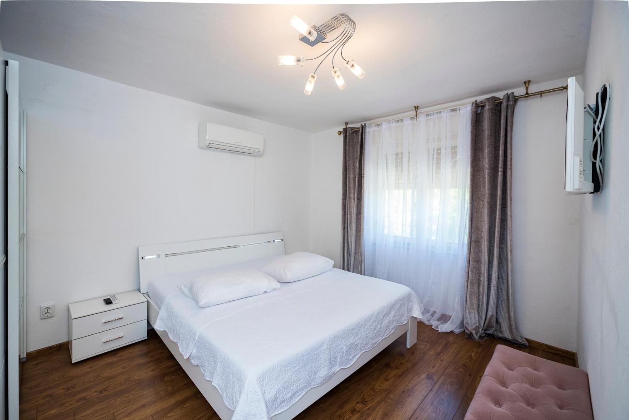 M&M Pelivan Apartments 솔린 외부 사진