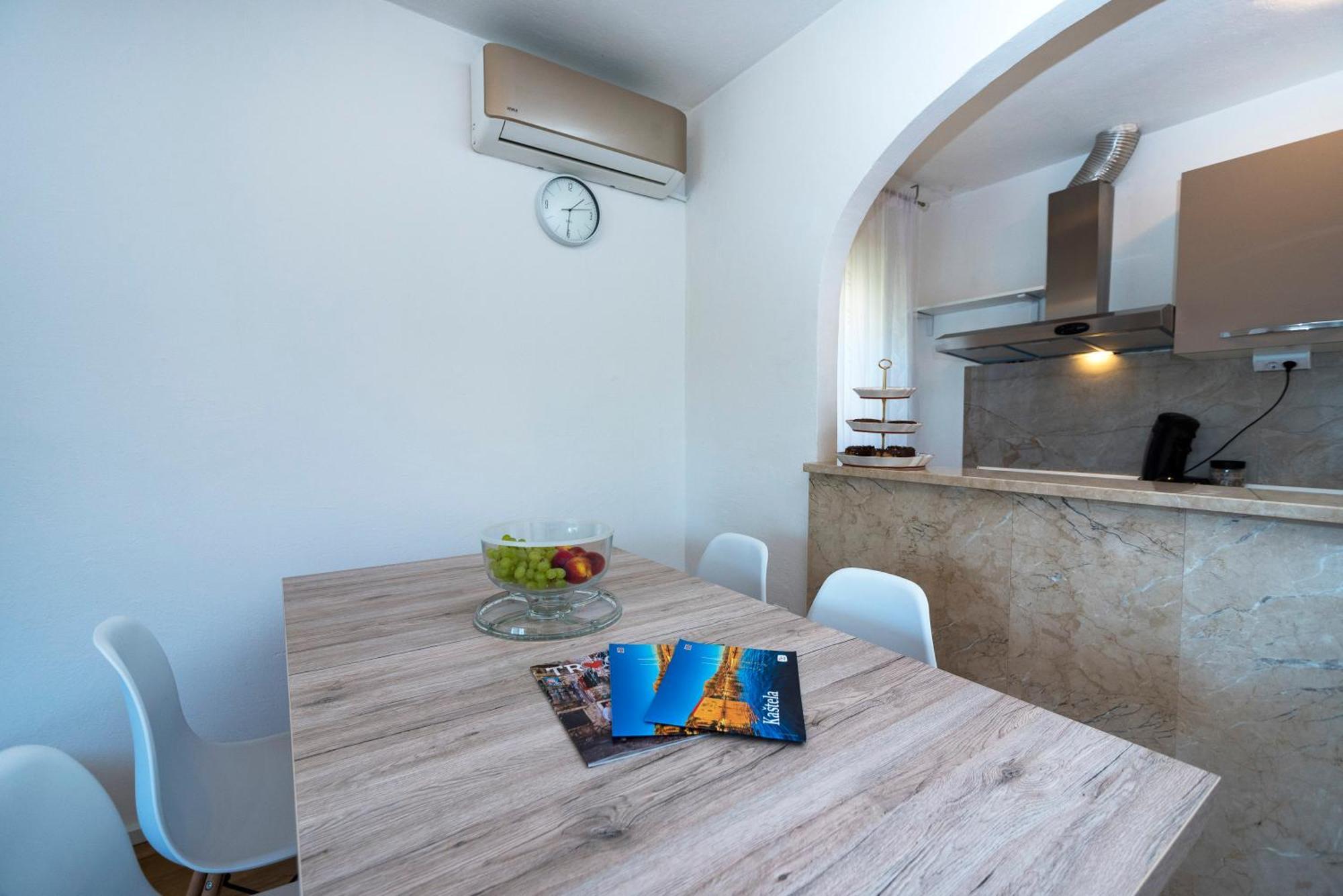 M&M Pelivan Apartments 솔린 외부 사진